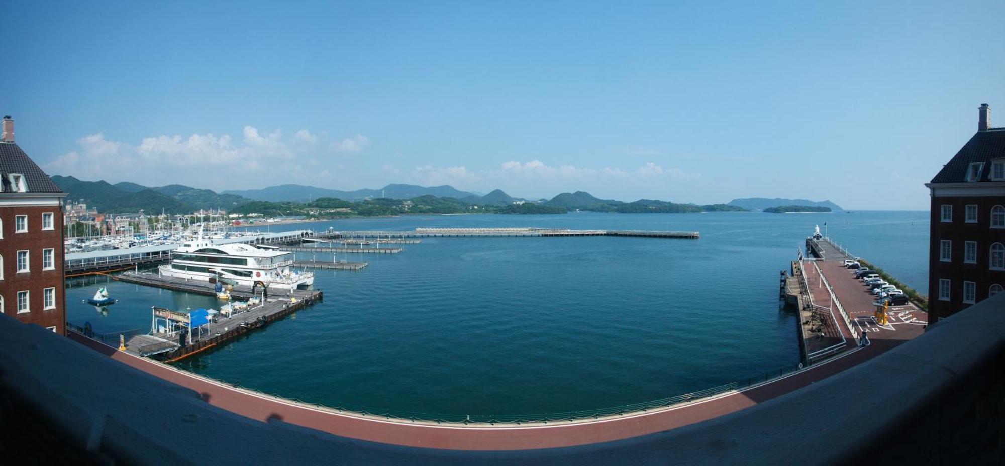 Hotel Den Haag Huis Ten Bosch Sasebo Eksteriør bilde View of the port of Chichijima