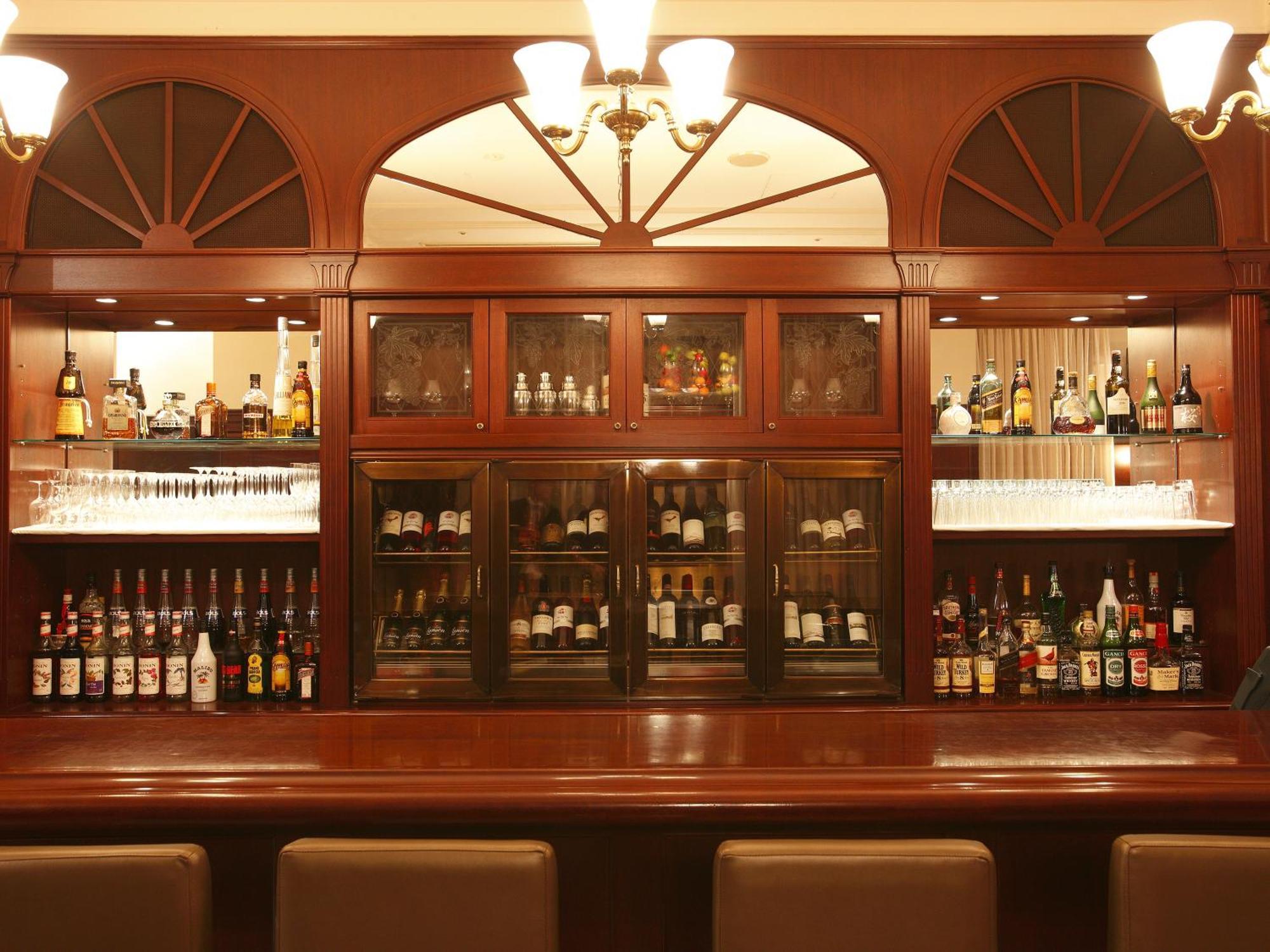 Hotel Den Haag Huis Ten Bosch Sasebo Eksteriør bilde A bar in a hotel