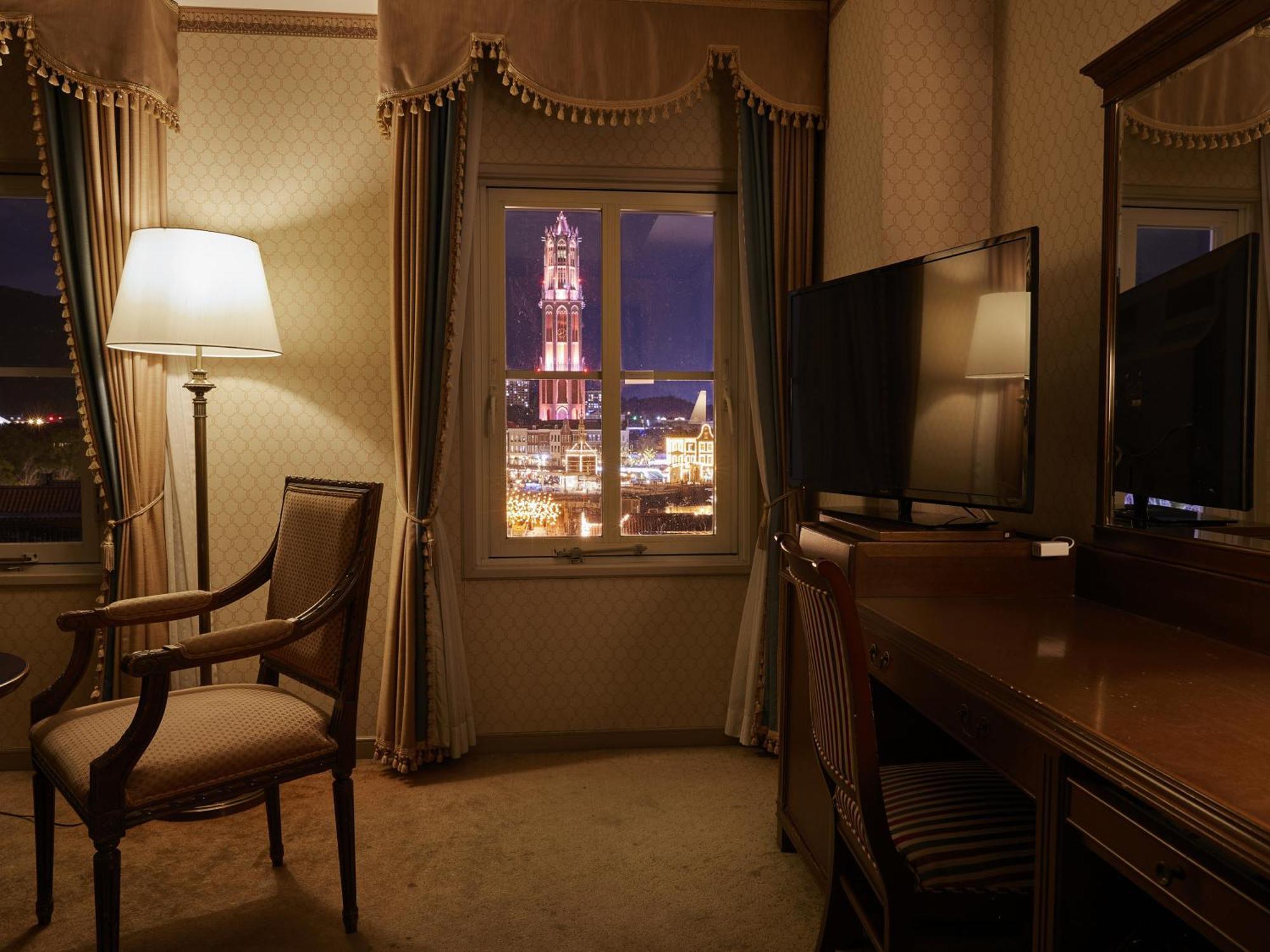 Hotel Den Haag Huis Ten Bosch Sasebo Eksteriør bilde A room at the Four Seasons Hotel